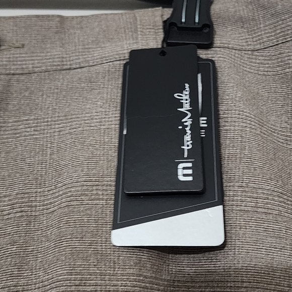 Travis Mathew Grommet Men's Size 40 Textured PinStripe Golf Shorts Khaki Brown - Picture 5 of 11